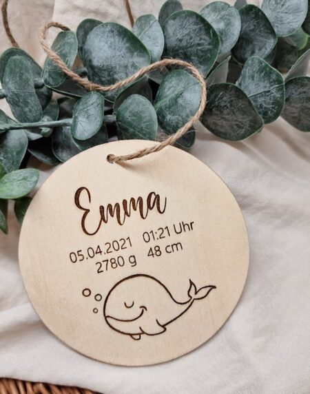 Namensschild aus Holz personalisiert mit Tiermotiv und Wunschtext